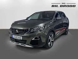 Mörkgrön Begagnad 2017 Peugeot 3008 Allure SUV | 179 800 kr (Dyr)