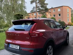 Röd Begagnad 2020 Volvo XC40 Momentum SUV | 260 000 kr (Lite dyr)