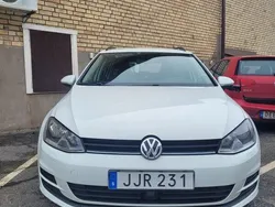 Vit Begagnad 2017 VW Golf VII Kombi | 147 900 kr (Marknadspris)