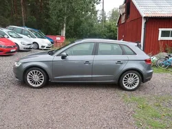 Grå Begagnad 2014 Audi A3 Sportback Ambition Halvkombi | 135 500 kr (Marknadspris)