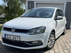 Vit Begagnad 2017 VW Polo Halvkombi | 79 000 kr (Marknadspris)