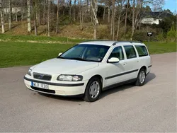 Vit Begagnad 2001 Volvo V70 Kombi | 25 000 kr (Bra pris)