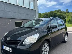 Svart Begagnad 2010 Toyota Verso Minibuss | 69 000 kr (Marknadspris)