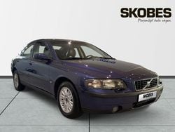Mörkblå (blå) Begagnad 2004 Volvo S60 Business Edition Sedan | 79 900 kr