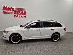Vit Begagnad 2016 Skoda Octavia Kombi | 139 900 kr (Dyr)