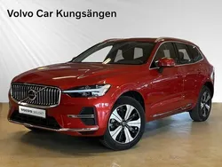 Röd Begagnad 2023 Volvo XC60 Plus SUV | 519 900 kr (Marknadspris)