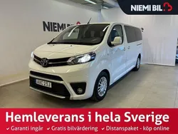 Vit Begagnad 2022 Toyota Proace Verso Kombi | 359 900 kr (Marknadspris)