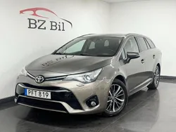 Mörkgrå Begagnad 2017 Toyota Avensis Active Kombi | 169 900 kr (Marknadspris)