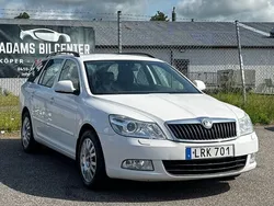 Vit Begagnad 2011 Skoda Octavia Sport Kombi | 64 800 kr (Marknadspris)
