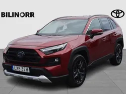 Röd Begagnad 2024 Toyota RAV4 Hybrid SUV | 449 900 kr (Bra pris)