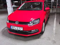 Röd Begagnad 2016 VW Polo Halvkombi | 108 000 kr (Marknadspris)