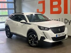 Vit Begagnad 2021 Peugeot 2008 Allure SUV | 189 900 kr (Marknadspris)