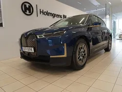 Blå (phytonic blue) Begagnad 2022 BMW iX Comfort Edition SUV | 464 900 kr (Marknadspris)