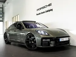 Grön (green) Begagnad 2025 Porsche Panamera 4 Sedan | 1 679 000 kr