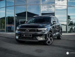 Svart Begagnad 2022 Volvo XC40 Core SUV | 329 900 kr (Marknadspris)