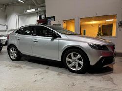 Silver Begagnad 2016 Volvo V40 Momentum Halvkombi | 154 900 kr (Lite dyr)