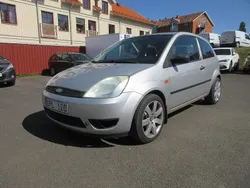 Ljusgrå Begagnad 2003 Ford Fiesta Halvkombi | 19 500 kr