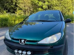 Grön Begagnad 2000 Peugeot 206 Halvkombi | 17 000 kr (Lite dyr)