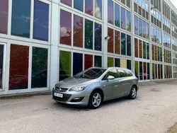 Grå Begagnad 2015 Opel Astra drive Kombi | 104 900 kr (Marknadspris)