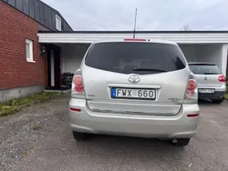 Silver Begagnad 2007 Toyota Corolla Verso Minibuss | 40 000 kr (Marknadspris)