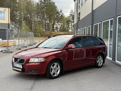 Röd Begagnad 2010 Volvo V50 Momentum Kombi | 67 400 kr (Marknadspris)