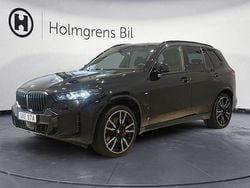 Svart Begagnad 2025 BMW X5 Comfort Edition SUV | 1 059 800 kr