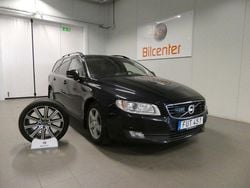 Mörkblå Begagnad 2015 Volvo V70 Standard Kombi | 179 900 kr (Dyr)