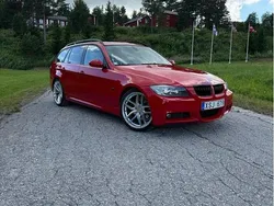 Röd Begagnad 2006 BMW 330 Comfort Edition Kombi | 130 000 kr