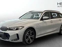 Grå (grey) Begagnad 2024 BMW 330e M Sport Kombi | 579 700 kr (Marknadspris)
