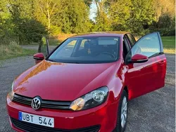 Röd Begagnad 2010 VW Golf VI Halvkombi | 54 900 kr (Lite dyr)