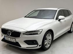 Vit Begagnad 2021 Volvo V60 Momentum Kombi | 259 000 kr (Bra pris)