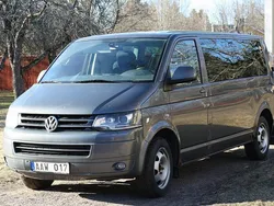 Grå Begagnad 2012 VW Caravelle Comfortline Minibuss | 75 000 kr