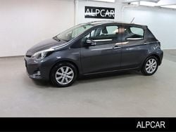 Grå Begagnad 2013 Toyota Yaris Hybrid Active Halvkombi | 119 900 kr (Marknadspris)