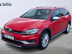 Röd Begagnad 2019 VW Golf Alltrack Kombi | 199 900 kr (Marknadspris)