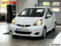 Vit Begagnad 2009 Toyota Aygo Halvkombi | 29 500 kr (Marknadspris)