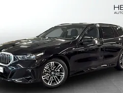 Svart (black) Begagnad 2025 BMW 520 M Sport Kombi | 593 700 kr (Lite dyr)