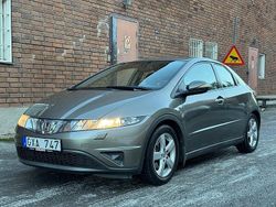 Grå Begagnad 2008 Honda Civic Sport Halvkombi | 54 900 kr (Marknadspris)