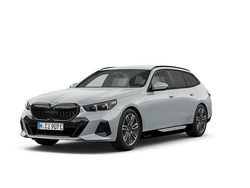 M brooklyn grå metallic Begagnad 2025 BMW 530e M Sport Kombi | 654 500 kr (Marknadspris)