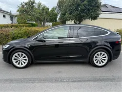 Svart Begagnad 2021 Tesla Model X SUV | 515 000 kr (Lite dyr)