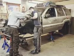 Grå Begagnad 2000 Jeep Grand Cherokee SUV | 200 000 kr