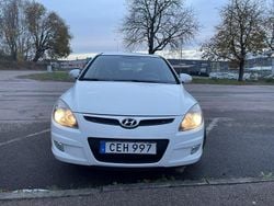 Vit Begagnad 2009 Hyundai i30 Halvkombi | 55 500 kr (Marknadspris)
