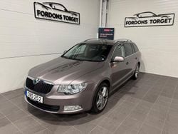 Ljusbrun (brun) Begagnad 2011 Skoda Superb Elegance Kombi | 64 900 kr (Marknadspris)