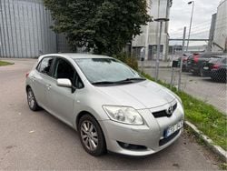 Silver Begagnad 2007 Toyota Auris Halvkombi | 28 000 kr (Bra pris)