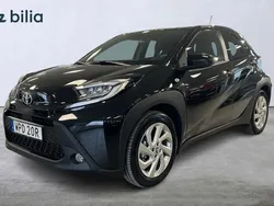 Svart Ny 2024 Toyota Aygo Comfort Halvkombi | 179 900 kr (Marknadspris)
