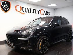 Svart Begagnad 2015 Porsche Cayenne Turbo S SUV | 399 000 kr