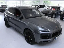 Grå Begagnad 2019 Porsche Cayenne Sport SUV | 639 900 kr (Dyr)