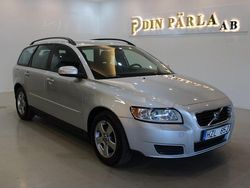 Ljusgrå (grå) Begagnad 2009 Volvo V50 Kinetic Kombi | 54 900 kr (Marknadspris)