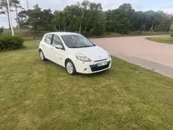 Vit Begagnad 2010 Renault Clio II Halvkombi | 24 900 kr (Bra pris)