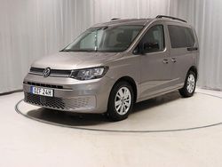 Ljusbrun (brun) Begagnad 2022 VW Caddy Life Minibuss | 299 900 kr (Marknadspris)