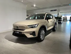 Svart Ny 2024 Volvo EX40 Core SUV | 549 900 kr (Bra pris)